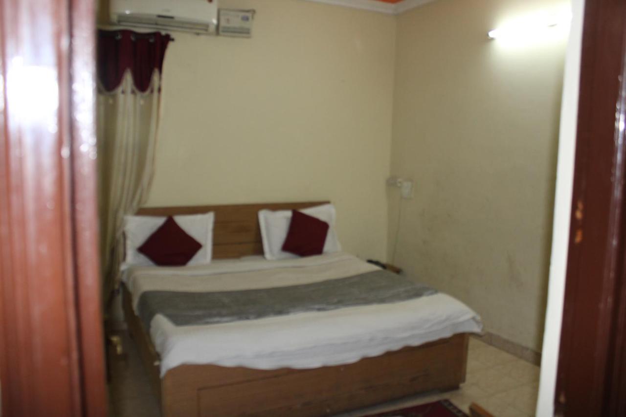 Hotel Diamond Palace Chandīgarh Exterior foto